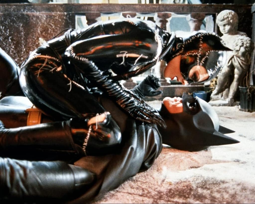 Catwoman (Michelle Pfeiffer) and Batman (Michael  Keaton) in Batman Returns